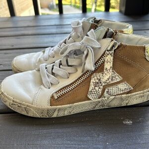 Dolce Vita Sonya High Top Sneakers Zipper Superstar Size 8